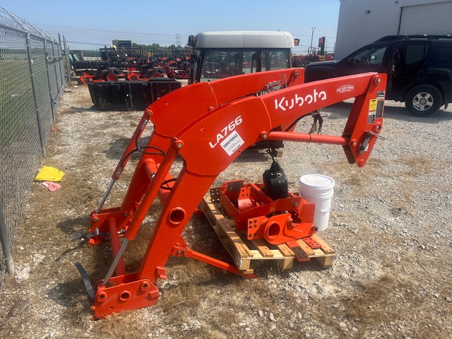 Kubota LA766 Front Loader Attachment (Inoperable)