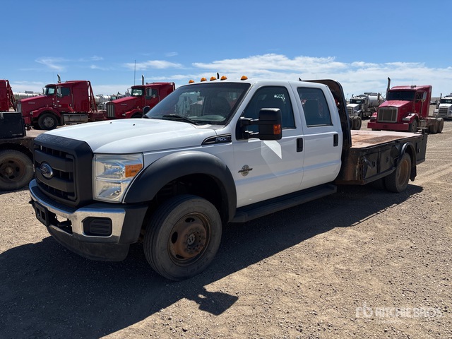 2015 Ford F-550 XL 4x4 Crew Cab Flatbed Truck