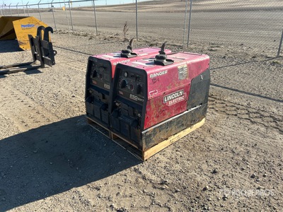 Quantity of (2) Lincoln 225 を見 Welder - Fueled