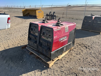 Quantity of (2) Lincoln 225 を見 Welder - Fueled