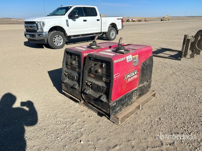Quantity of (2) Lincoln 225 を見 Welder - Fueled