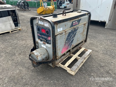 2011 Lincoln D300K 3+3 300 A Skid-Mounted Stick を見 Welder - Fueled (Inoperable)