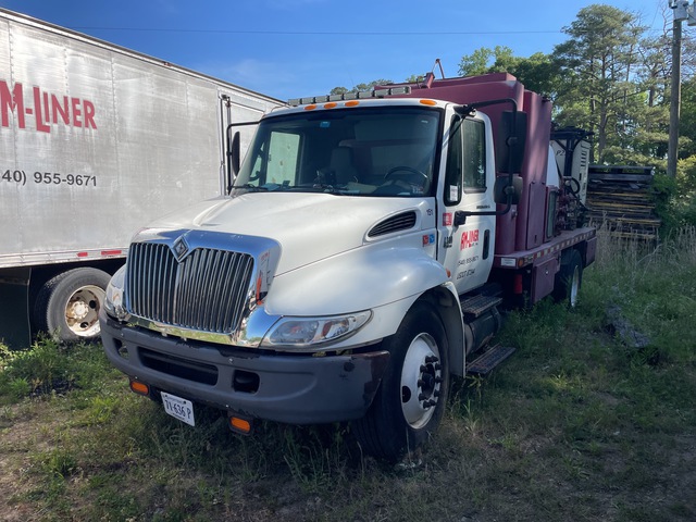 2003 International 4300 4x2 Boiler Truck