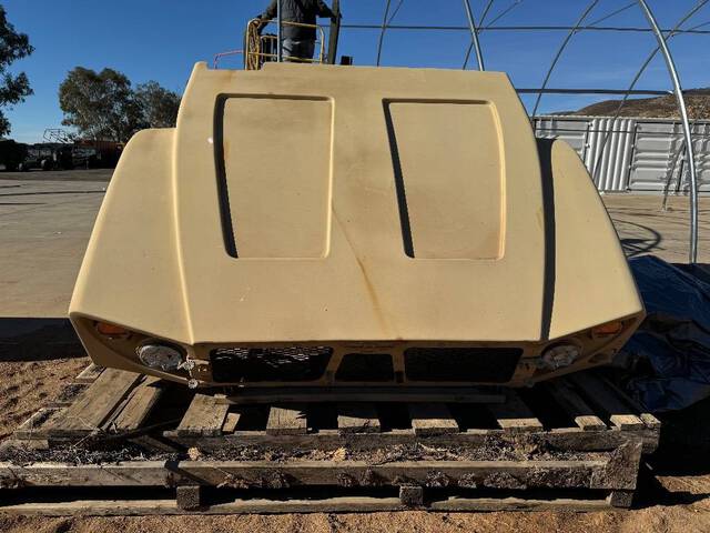 MATV OSHKOSH HOOD WILL SHIP ON PALLET