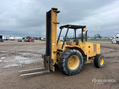 1994 John Deere 482C 6000 lb 4x2 Gelände-Gabelstapler