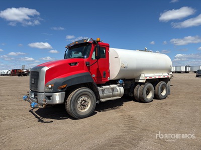 2013 Cat CT660 4000 gal 6x4 Water Truck