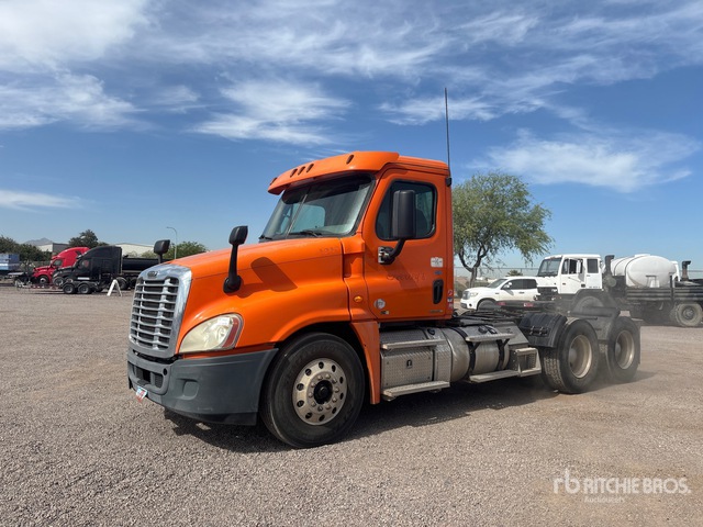 2012 Freightliner Cascadia 125 6x4 T/A Day Cab Truck Tractor