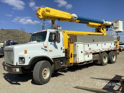 1999 International F2674 Bucket Truck