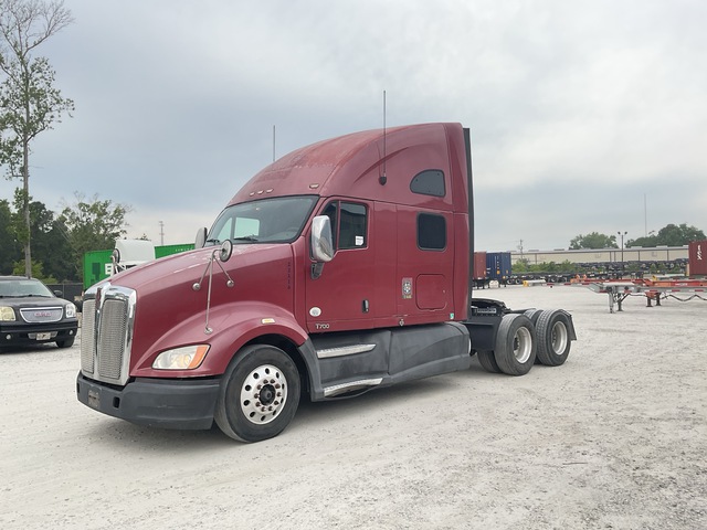 2012 Kenworth T700 6x4 T/A Sleeper Truck Tractor 2012 Kenworth T700 6x4 T/A Sleeper Truck Tractor