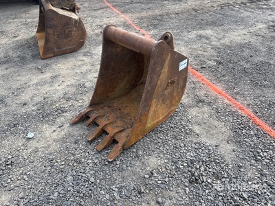 Tag 24 in Digging Excavator Bucket