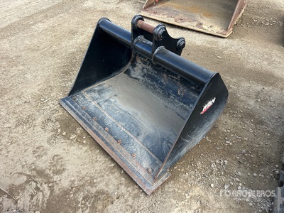 WBM 42 in Cleanup Pin-On Excavator Bucket - Fits 306-07 CR