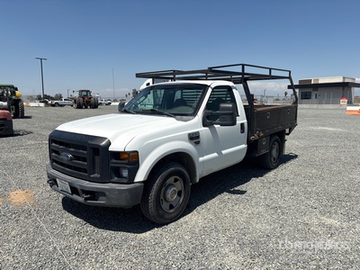 2008 Ford F-250 XL 4x2 شاحنة مسطحة