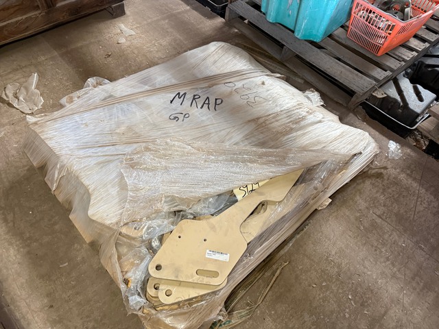 Lot of (40) Bracket, Vehicular