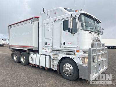 2017 Kenworth K200 Big Cab Aerodyne 6x4 Sleeper T/A Dump Truck