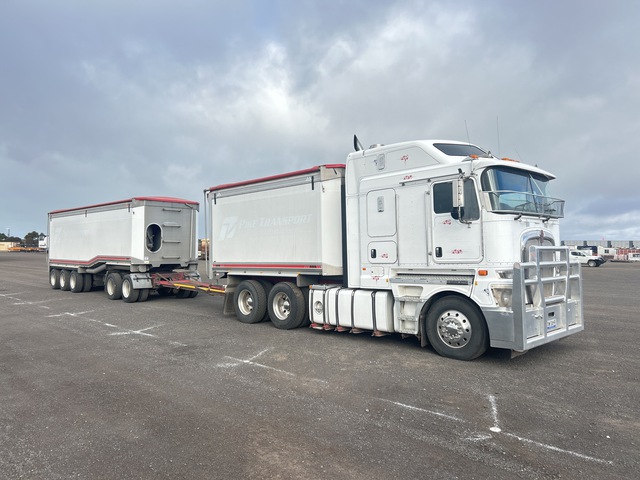 2017 Kenworth K200 Big Cab Aerodyne 6x4 & 2019 GBB 9.3 5/Axle Dog Combination 2017 Kenworth K200 Big Cab Aerodyne 6x4 & 2019 GBB 9.3 5/Axle Dog Combination