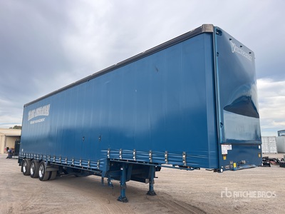 2018 Vawdrey 13.5 m Tri/A Step Deck Remorque pour rideaux latéraux