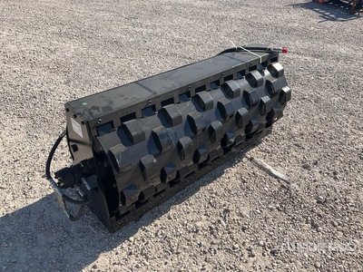 2026 GIYI GY-CW70 Skid Steer Compactor Wheel ملحقات معدة الحمل الصغيرة المجنزرة المتنوعة (Unused)