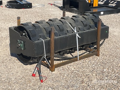 2026 GIYI GY-CW70 Skid Steer Compactor Wheel ملحقات معدة الحمل الصغيرة المجنزرة المتنوعة (Unused)