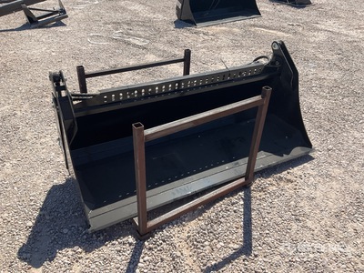 2026 GIYI GY-KH72F スキッドステア用バケット (Unused)