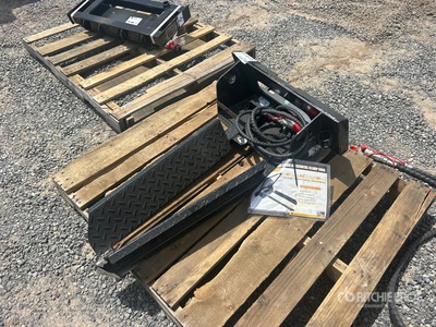 2026 GIYI GY-MHF44 Mini Skid Steer Clamp Accessorio per mini pala (Unused)