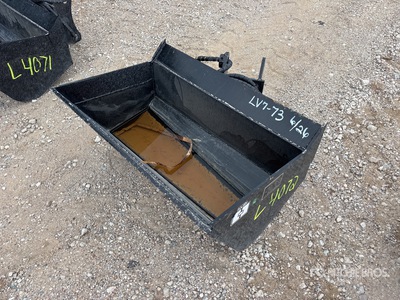 2026 GIYI GY-D5T 36 in Hydraulic Tilting Mini Excavator Bucket - Fits Cat (Unused)