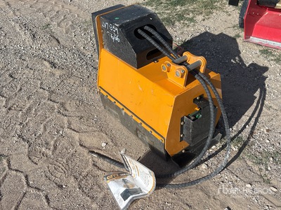 2026 GIYI GY-HC34 24 in Mini Excavator Hedge Cutter (Unused)