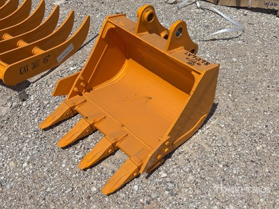 2026 GIYI 24 in Digging Excavator Bucket - Fits Cat 303 (Unused)