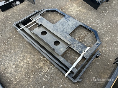 2026 GIYI GY-FR47 1190 mm スキッドステア用フォーク - Fits Dingo (Unused)
