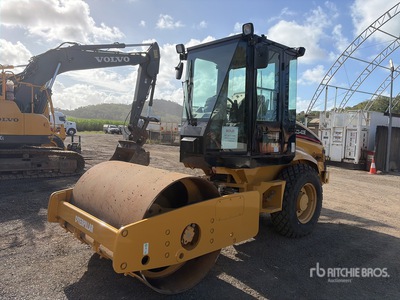 2004 Cat CS-433E Smooth Drum Compactor