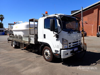 2016 Isuzu FSR850 6800 L 4x2 Water Truck