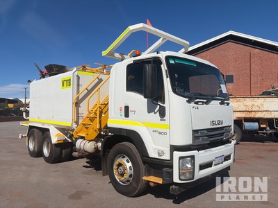 2018 Isuzu FVZ 260-300 14000 L 6x4 Water Truck