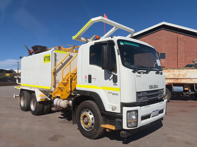 2018 Isuzu FVZ 260-300 14000 L 6x4 Water Truck