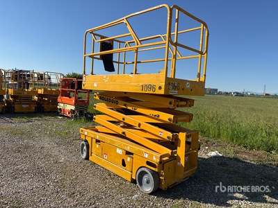 2006 Haulotte Compact 10 Scissor Lift