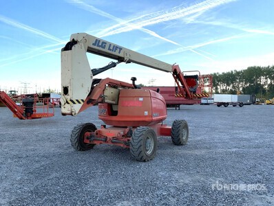 2005 JLG 600AJ 4WD Diesel Articulating Boom Lift