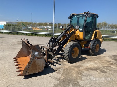 2018 Volvo L25F Wheel Loader