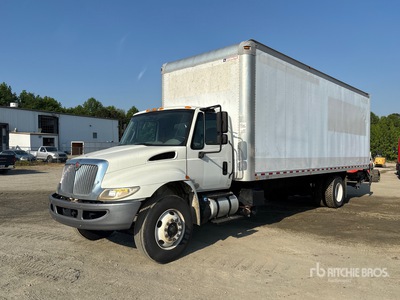 2018 International 4300 4x2 Camion fourgon