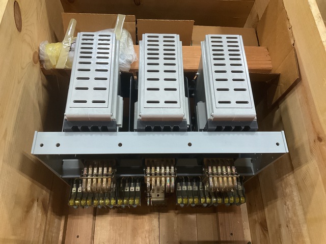 Challenger Electrical DA-8509-093-A002 ITEM 1 Circuit Breaker