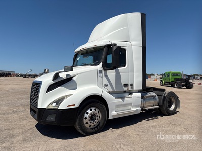 2019 Volvo VNL300 4x2 S/A Day Cab Truck Tractor