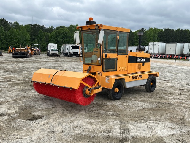 2015 Rosco 4930 Sweep Pro Self-Propelled Broom