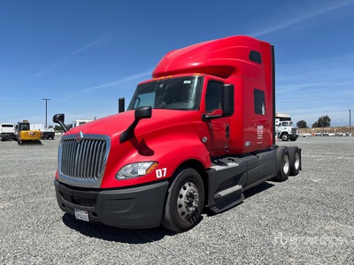 2021 International LT625 6x4 Cabina con cuccetta per trattore stradale