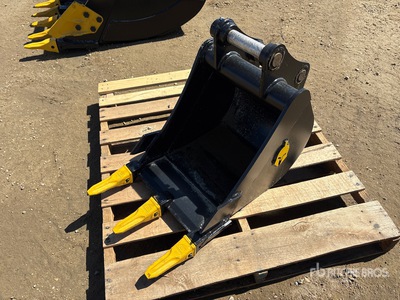 Dynamic Entities 18 in Digging Excavator Bucket - Fits Cat 305