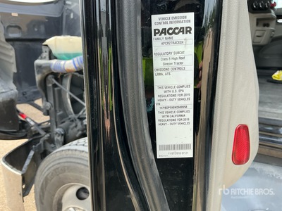 2019 Peterbilt 579 6x4 Cabeza Tractora Cabina Dormitorio