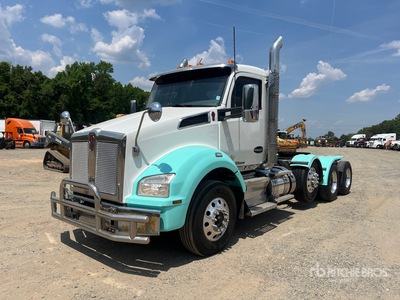 2019 Kenworth T880 Tri/A Day Cab Truck Tractor