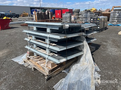 Quantity of (7) composite rising frame Divers