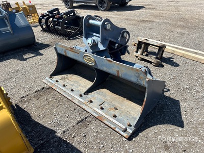 Strickland TDS15 72 in Q/C Hydraulic Tilting Baggerlöffel