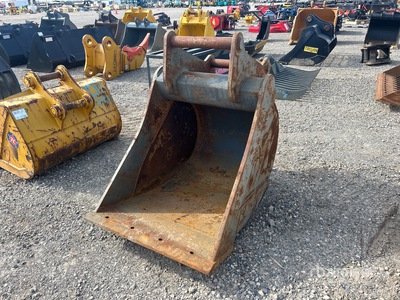 36 in Q/C Excavator Bucket