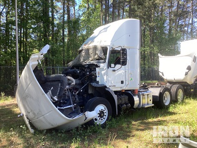 2017 Mack CXU613 6x4 Cabeza Tractora Cabina Corta (Inoperable)