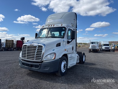 2016 Freightliner Cascadia 113 4x2 S/A Day Cab Truck Tractor