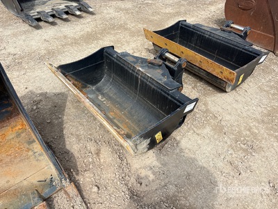 Trojan 42 in Q/C Hydraulic Tilting Excavator Bucket - Fits 5 Ton