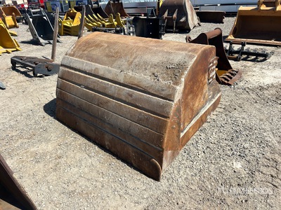 H & H 65 in Q/C Cleanup Excavator Bucket